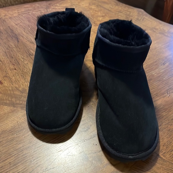 NWOT women’s size 9 Eddie Bauer Firelight Mini Shearling Lined Boots - Picture 1 of 9